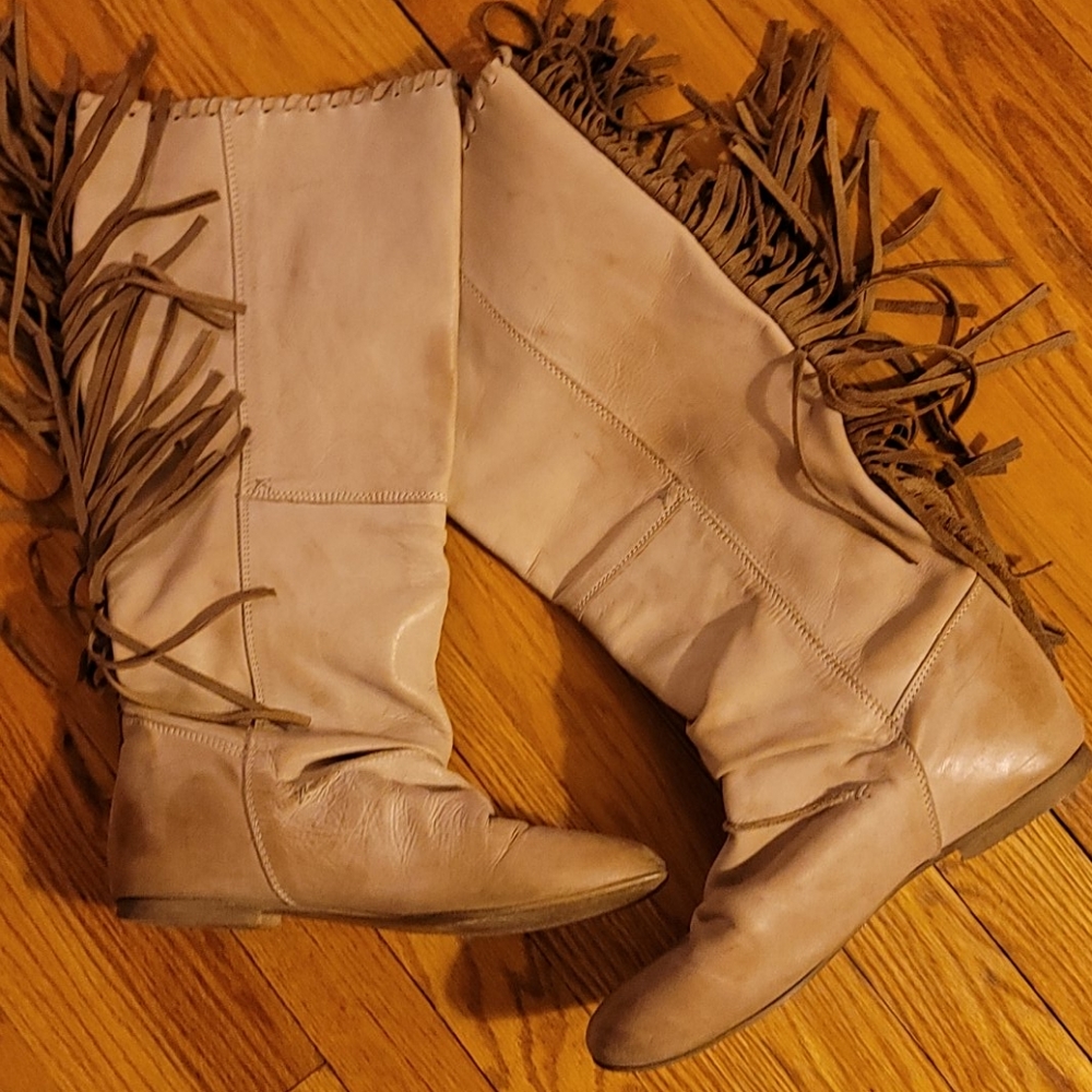 Moccasin boots 👢 size 8